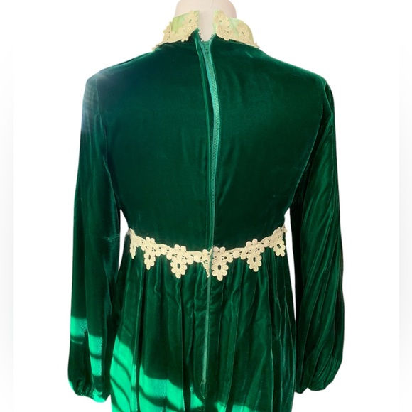 Vintage 60’s emerald green velvet mock neck maxi dress with lace detail size M - Picture 4 of 10